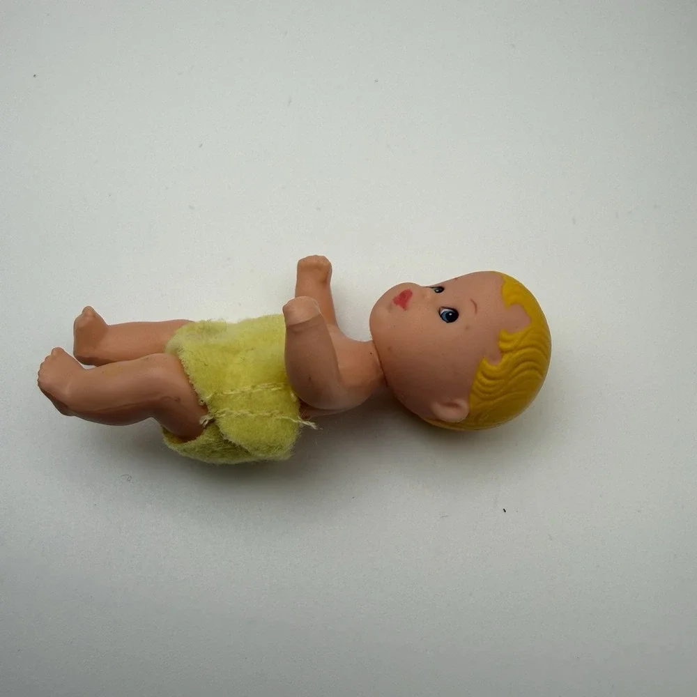 VTG Barbie Baby Doll Infant Yellow Diaper Krissy Boy Girl Babies Happy Blonde